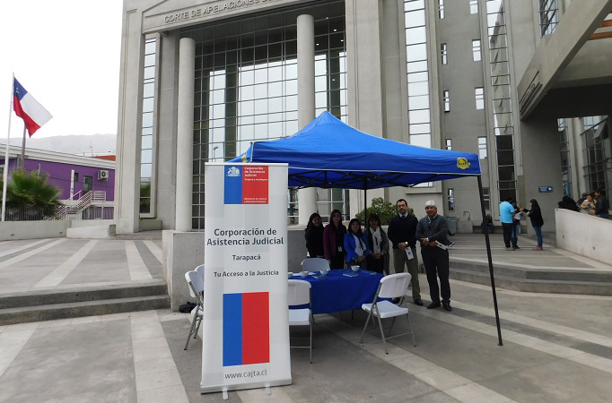 CAVI Tarapacá Atiende y Distribuye Dípticos en Placa Judicial de Iquique