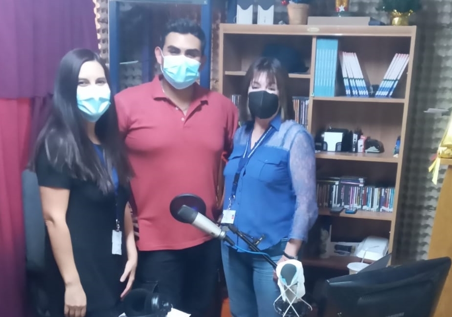 Reunión entre Jurídico Móvil del Tamarugal y Radio Agricultura de Camiña