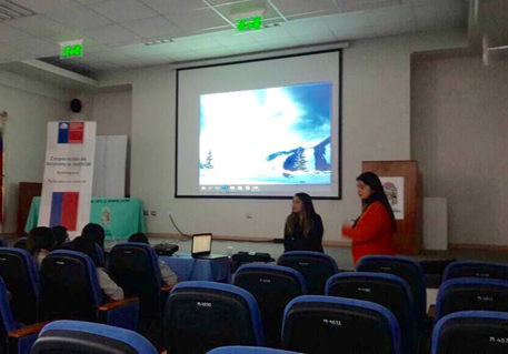 Charla dirigida a estudiantes sobre la Corporación y Derechos Laborales se realiza en María Elena