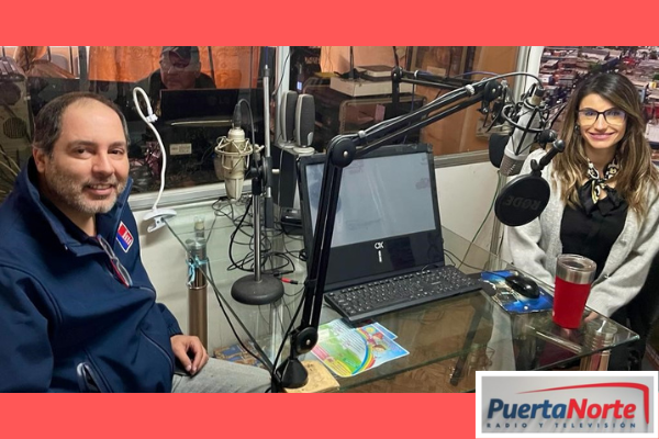 Director Regional de Arica y Parinacota junto a abogada del Adulto Mayor en radio Puerta Norte
