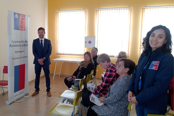 Consultorio Jurídico de Mejillones desarrollo jornada en terreno en el Centro Recreacional del Adulto Mayor