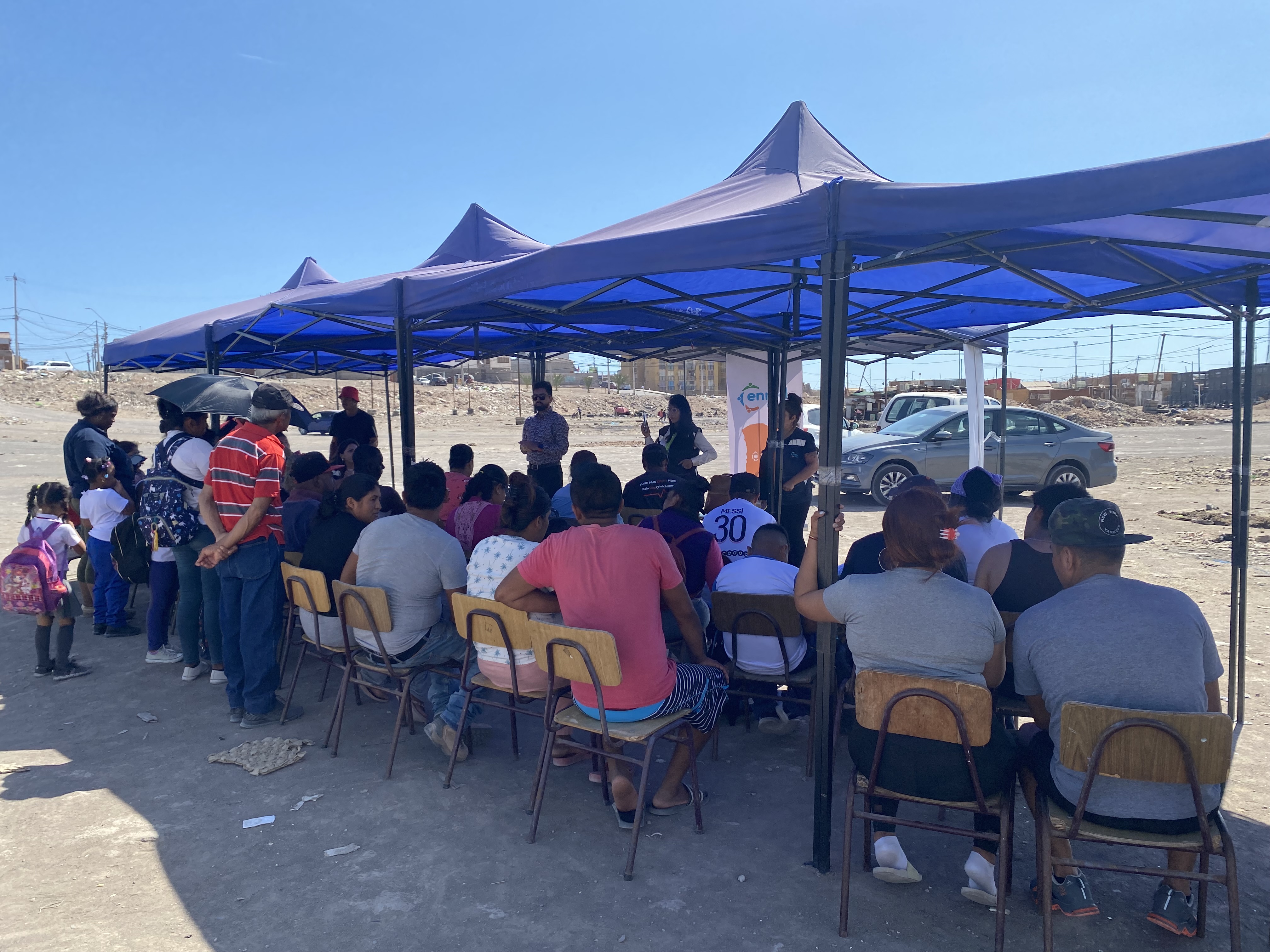 Vecinas y vecinos del Boro, en la comuna de Alto Hospicio, reciben atención jurídica