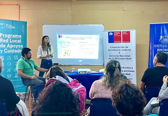 Unidad del Adulto Mayor de Arica y Parinacota realiza charla  sobre maltrato