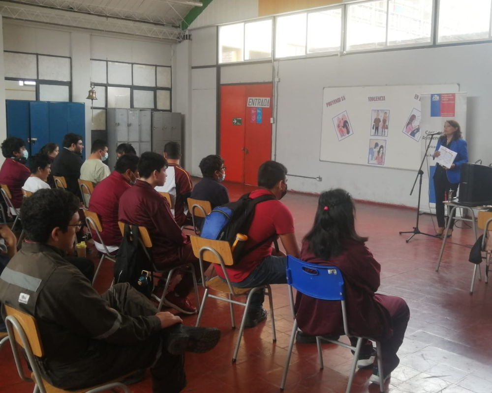 Consultorio Jurídico Móvil de Arica y Parinacota, realiza taller: prevención de la violencia en las relaciones de pareja