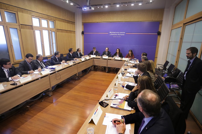 Autoridades de Justicia y Derechos humanos encabezan primer encuentro de seremis del país