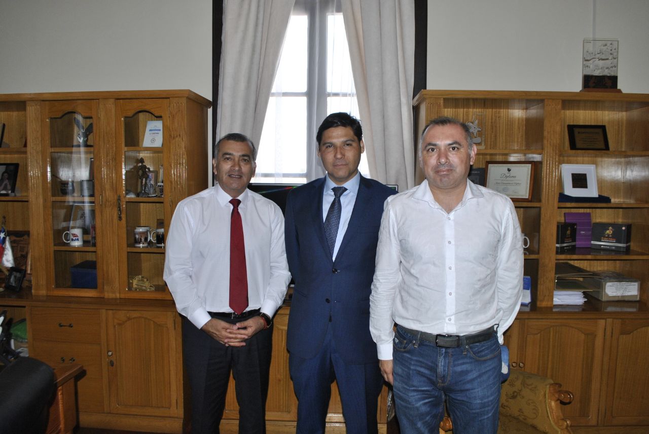 Director de Antofagasta y el Alcalde de Mejillones se reúnen en favor del acceso a la justicia
