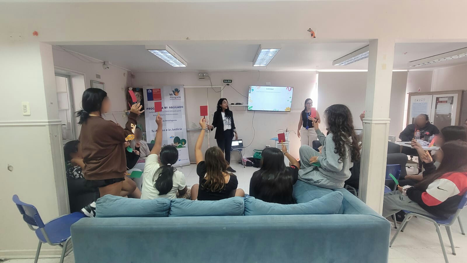 MES DE LA MUJER: Programa Mi abogado de Antofagasta realiza charla sobre el “Grooming y ciberacoso en niñas”