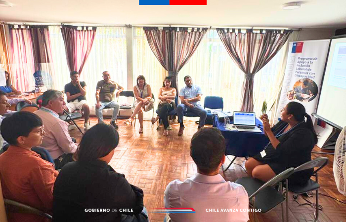 Abogada del convenio CAJTA-SENADIS de Arica y Parinacota dio charla sobre la ley 21.015