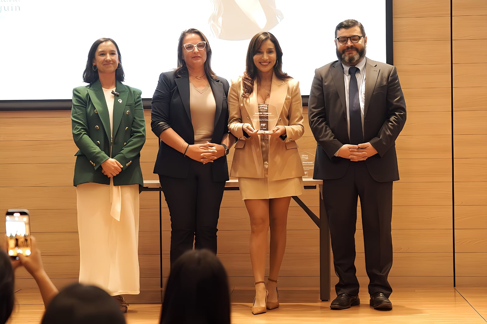 Abogada Andrea Valdivia Espinoza obtiene por CAJTA el premio Adriana Olguín Buche 2025