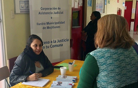 En Hospital comunitario de Mejillones difunden Consultorios Jurídicos de la CAJTA