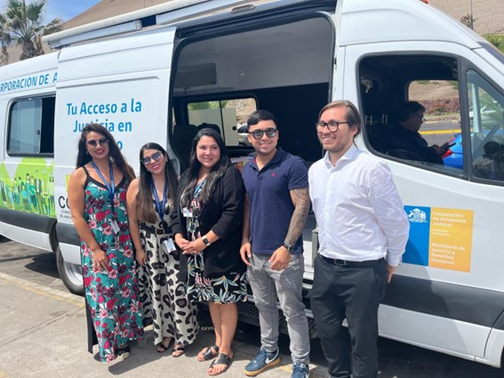 Consultorio Jurídico de Arica participa en actividad realizada en Playa La Lisera