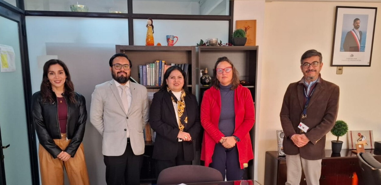 La Cónsul General del Perú en Iquique realiza visita protocolar a la Directora General de la CAJTA