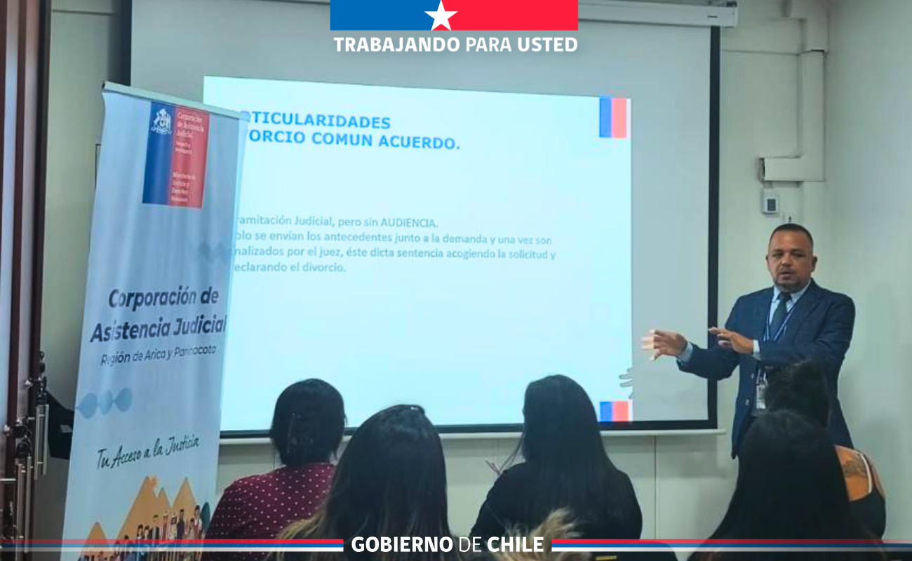 Consultorio Jurídico de Arica y Parinacota dictó una charla al Centro de la Mujer
