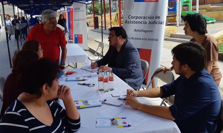 Consultorio Jurídico Antofagasta Norte participa en Plaza Ciudadana en sector Villa los Arenales