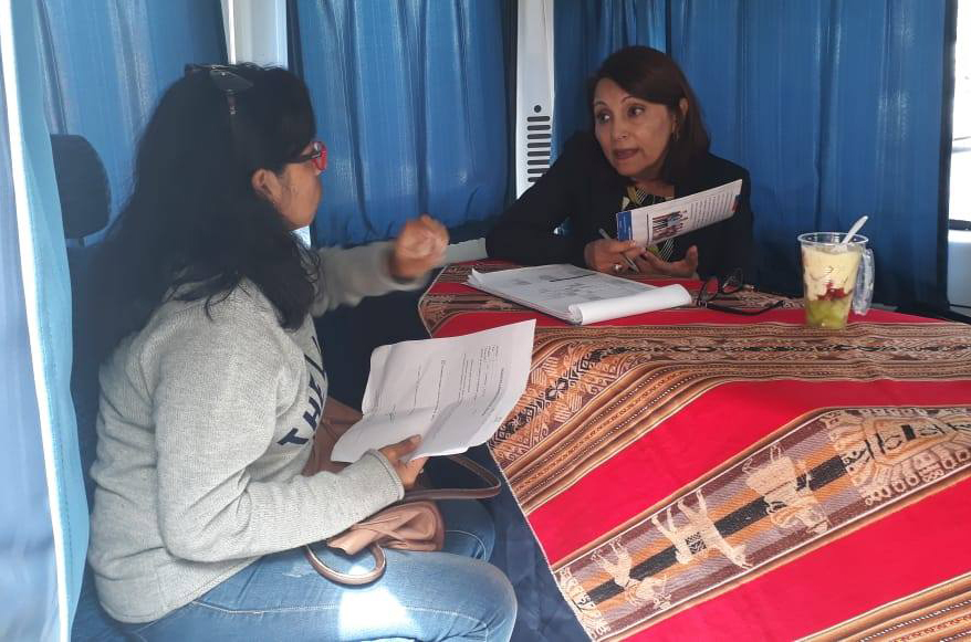 Consultorio Jurídico Móvil de Arica participa en atención en terreno en Tribunal de Familia