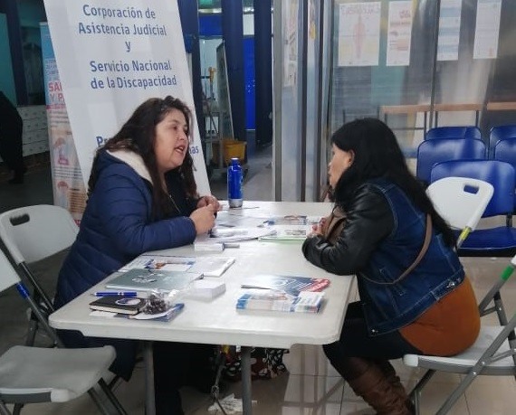 Abogada del convenio CAJTA-SENADIS de Tarapacá atiende en CESFAM Cirujano Videla