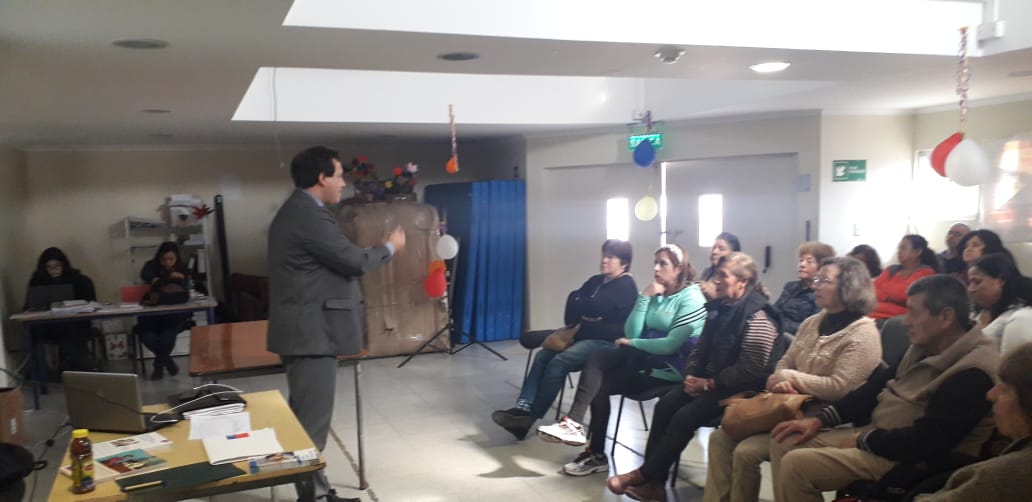 Abogado del Convenio CAJTA-SENADIS de Antofagasta Visualiza a las CAJ en CESFAM Juan Pablo II