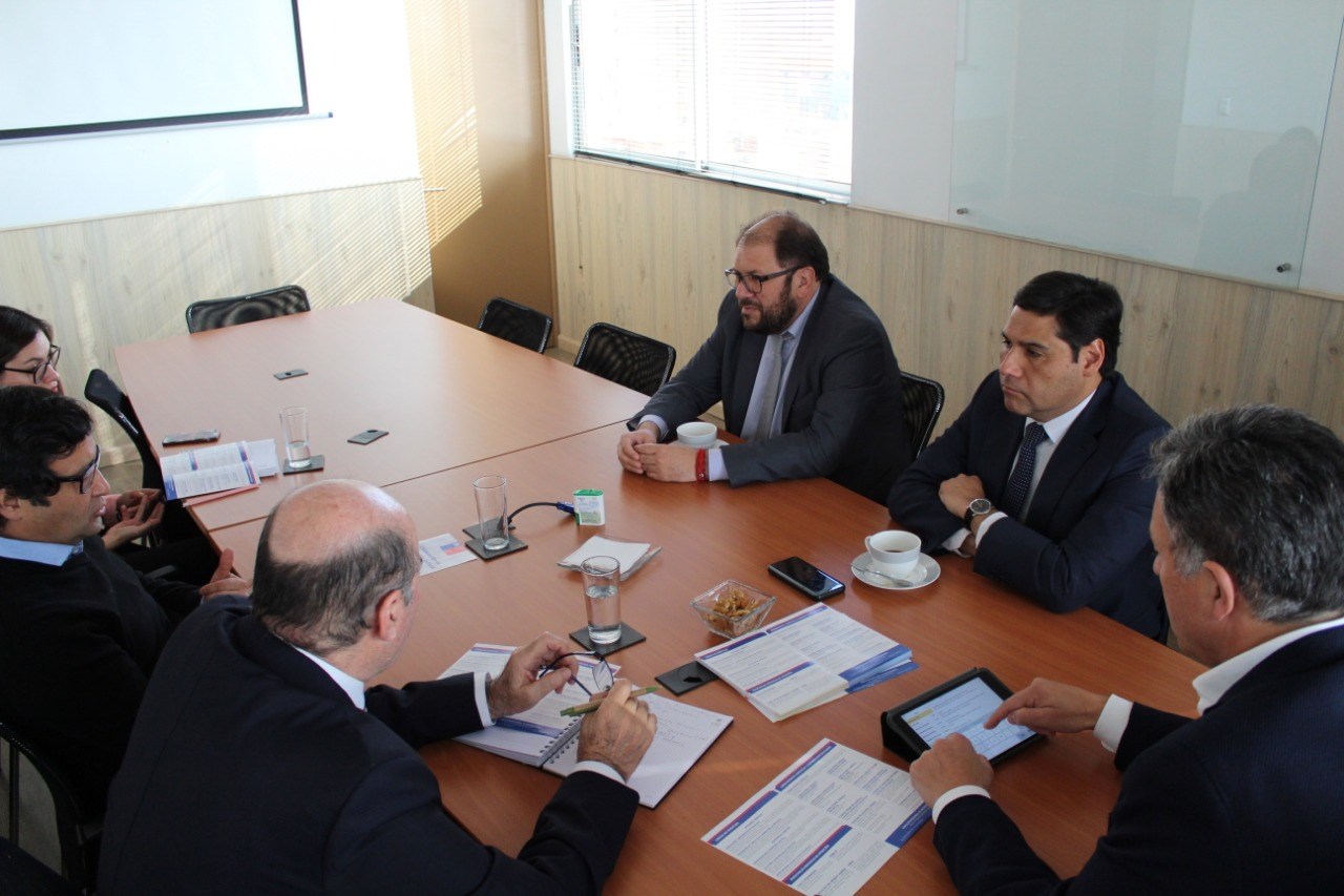 Reunión entre autoridades de la CAJTA y Universidad Santo Tomás